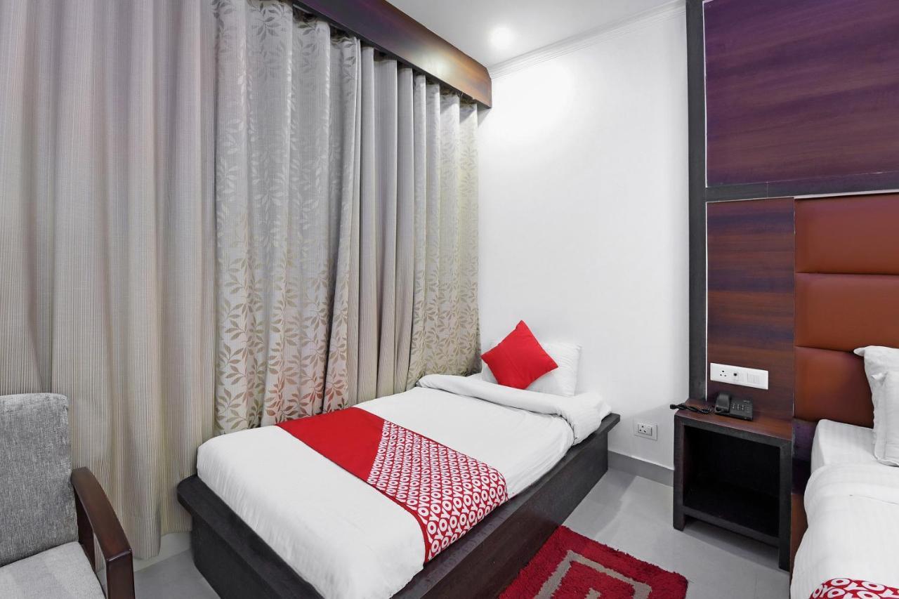Oyo 23533 Mount View Hotel Kulu Exterior foto
